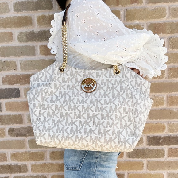 Gaby’sBags👜💕-Michael Kors Chain Tote - Picture 3 of 5